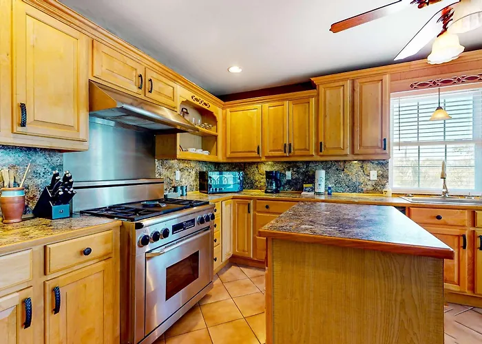 Sunny Coastal Hideaway With Patio Large Deck W&d & Ac Gulf Shores