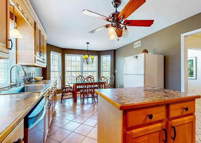 Holiday home Sunny Coastal Hideaway With Patio Large Deck W&d & Ac