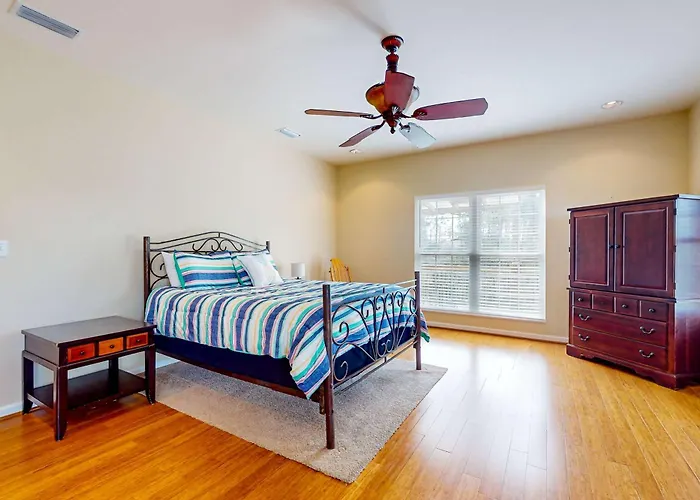 Sunny Coastal Hideaway With Patio Large Deck W&d & Ac Gulf Shores