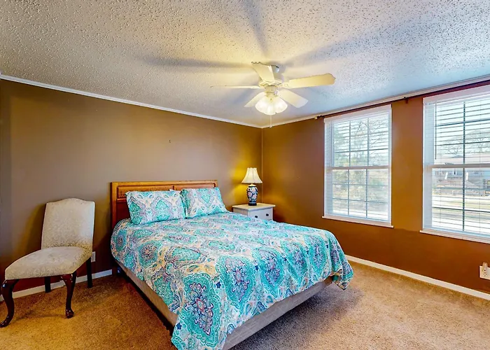 Holiday home Sunny Coastal Hideaway With Patio Large Deck W&d & Ac