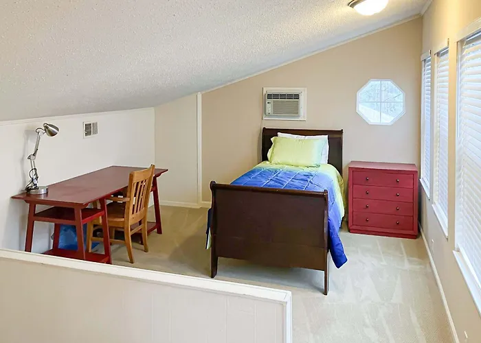 Sunny Coastal Hideaway With Patio Large Deck W&d & Ac Holiday home *